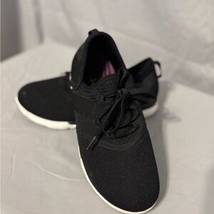 KURU Women's Black Athletic Shoes Memory Foam Insole